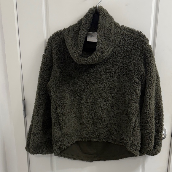 lululemon athletica Sweaters - Lululemon Warmth Restore‎ Sherpa Pullover Size XS/SMALL Olive Green